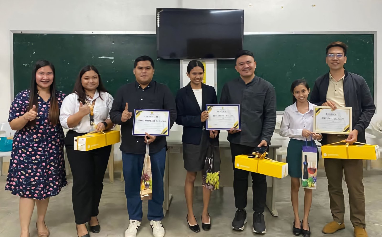 BSBA studes practice design thinking in Product Pitching