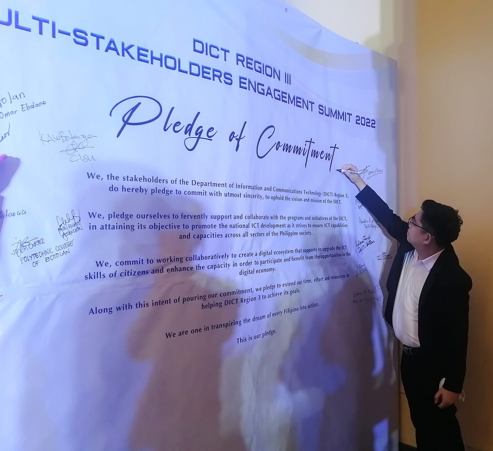 Dr. De Leon pledges commitment for partnership with DICT