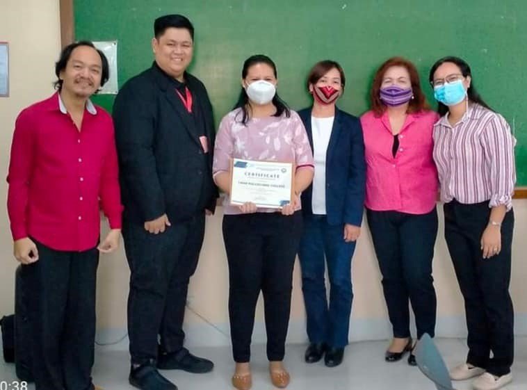 ALCU-R3 hands in LPC’s Certificate of Membership