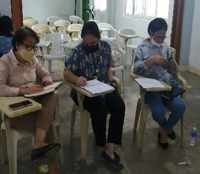 Faculty and staff join research writeshop